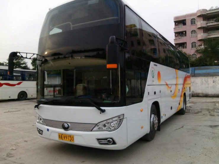 粵旅豪華旅遊大巴.jpg