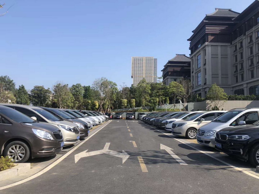 別克GL8 車隊.jpg